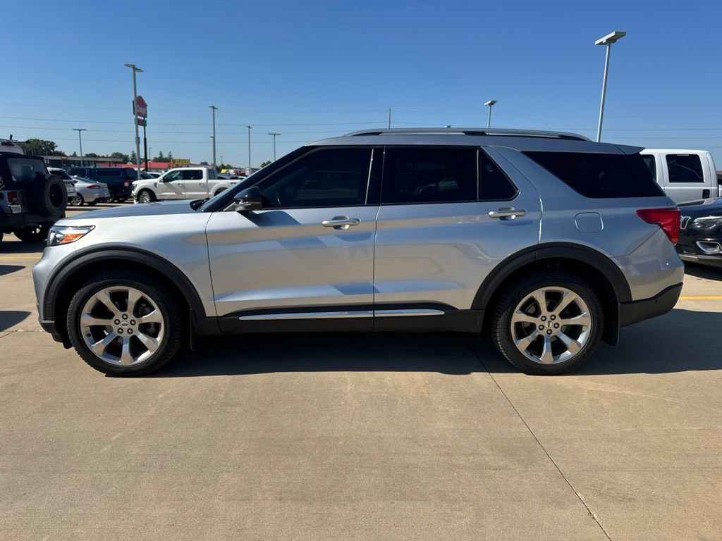 Certified 2020 Ford Explorer Platinum w/ Premium Technology Package AWD/4WD image 11