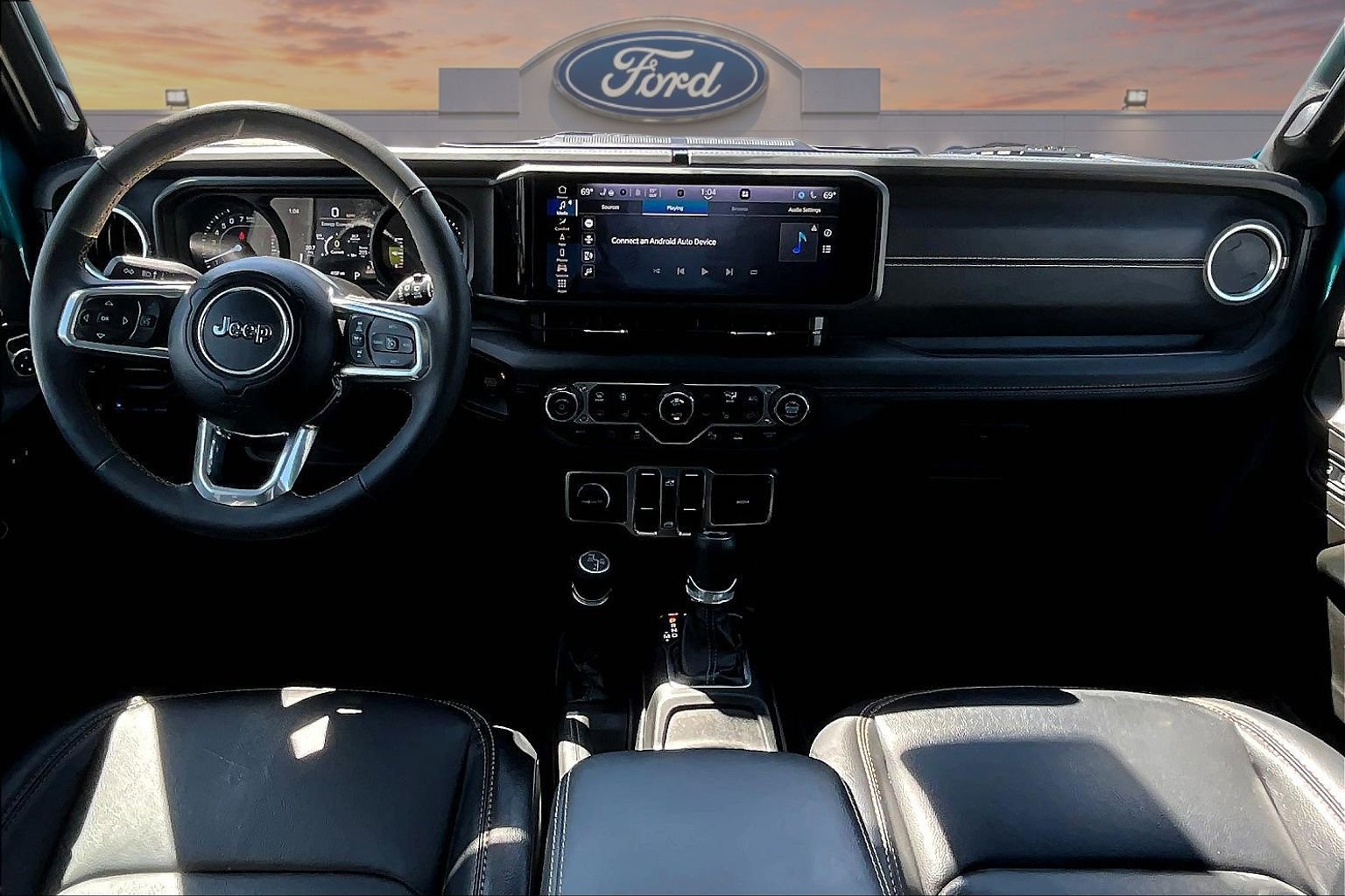 Used 2024 Jeep Wrangler Sahara w/ Technology Group AWD/4WD image 16