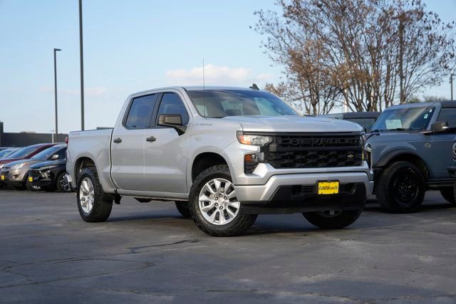 Used 2022 Chevrolet Silverado 1500 Custom image 2