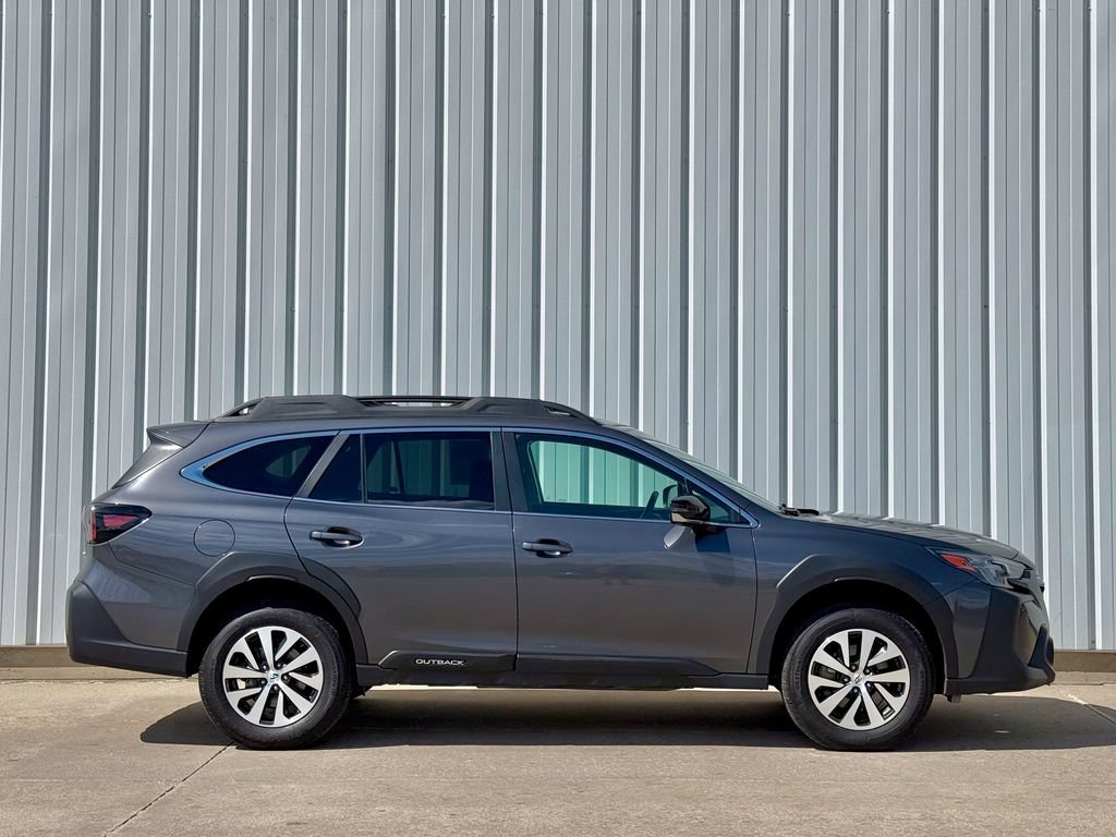 Used 2023 Subaru Outback Premium AWD/4WD image 7