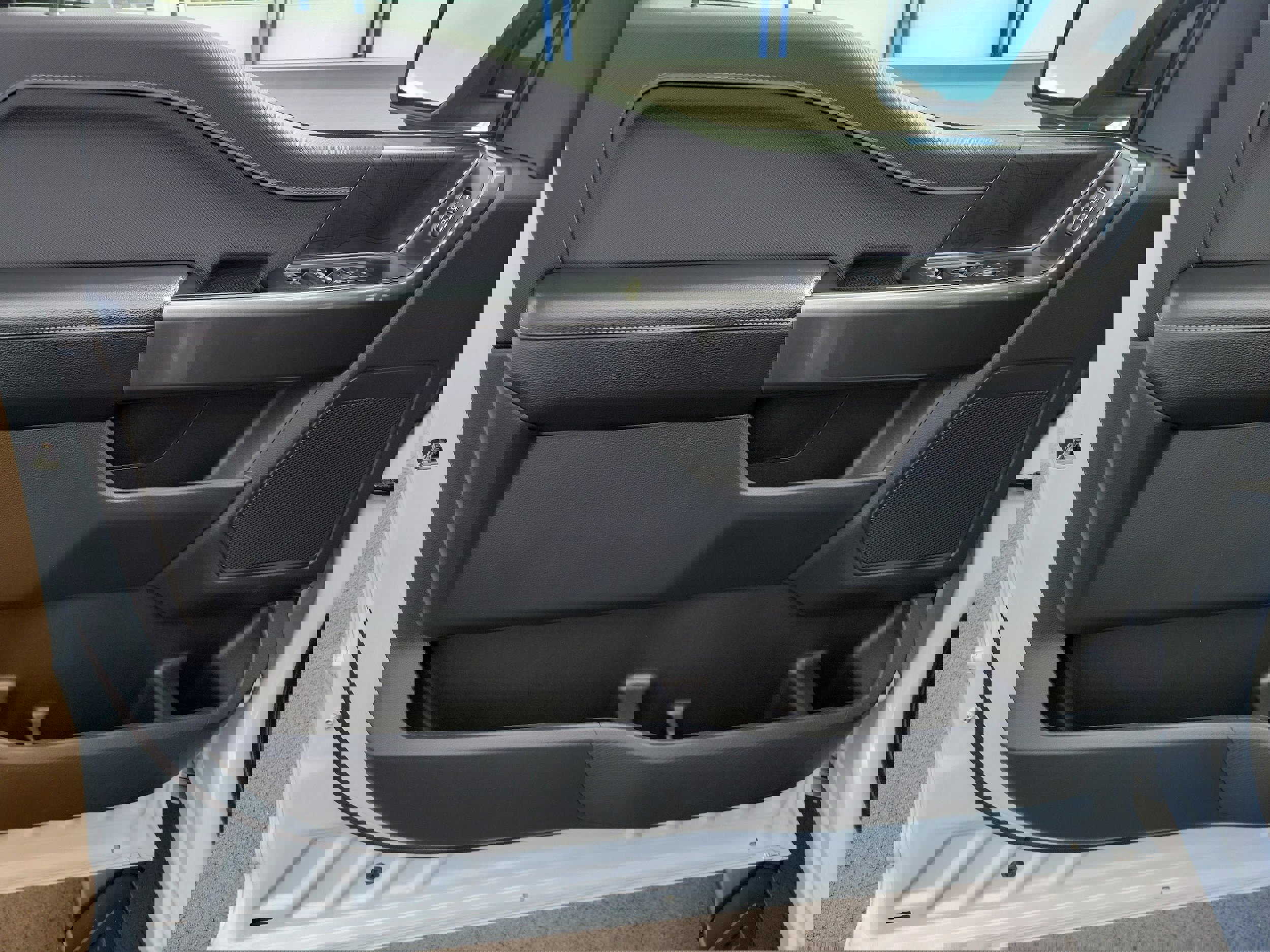 Certified 2022 Ford F150 XLT w/ Equipment Group 302A High image 18