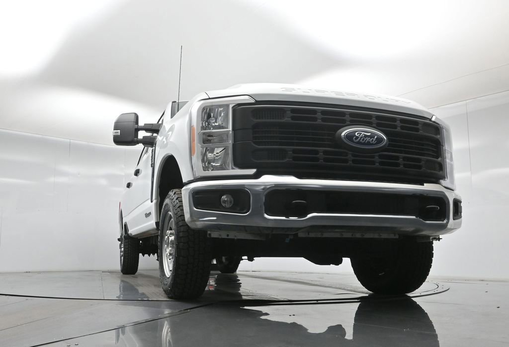 Certified 2023 Ford F250 XL w/ FX4 Off-Road Package image 5