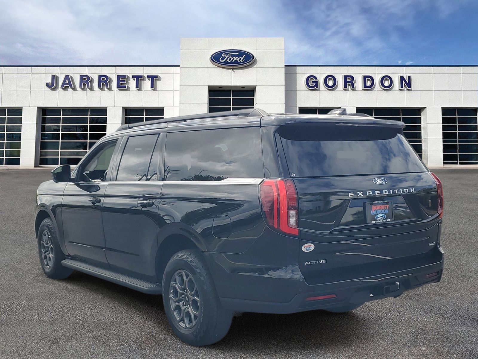 Certified 2025 Ford Expedition Max Active RWD image 3