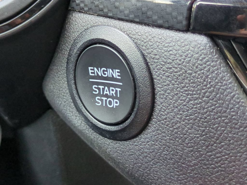 Certified 2025 Ford Escape ST-Line Select AWD/4WD image 30