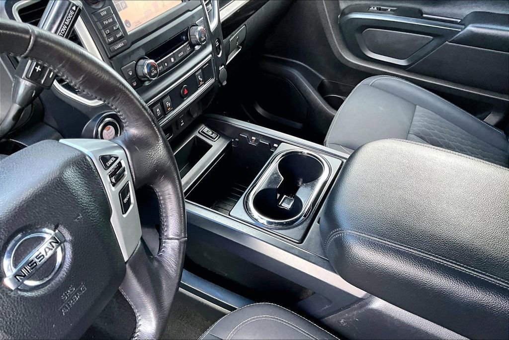 Used 2018 Nissan Titan SV w/ SV Convenience Package image 16