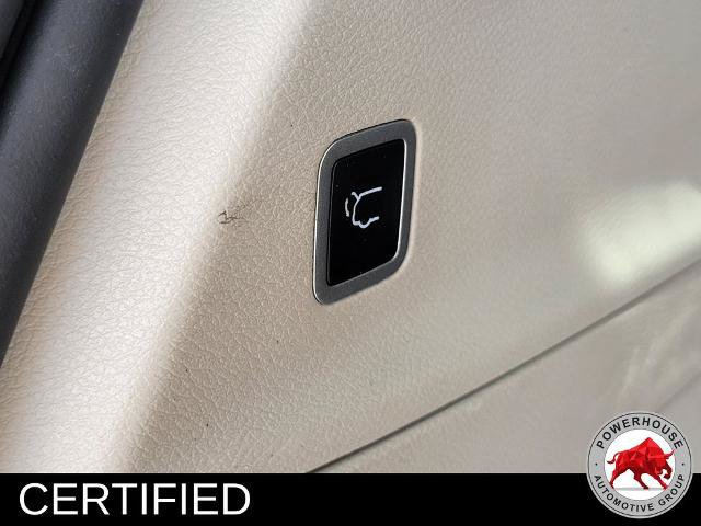 Used 2023 Chrysler Pacifica Touring-L FWD image 15