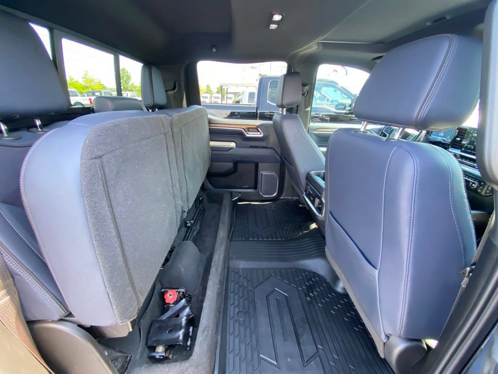 Used 2022 Chevrolet Silverado 1500 High Country w/ High Country Premium Package AWD/4WD image 28