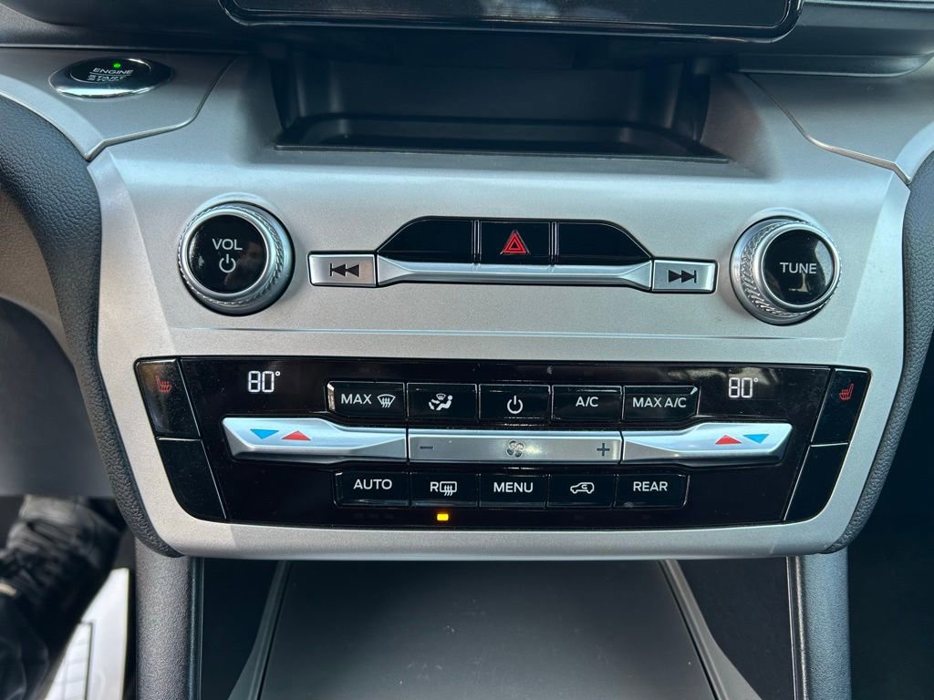 Certified 2021 Ford Explorer XLT image 29