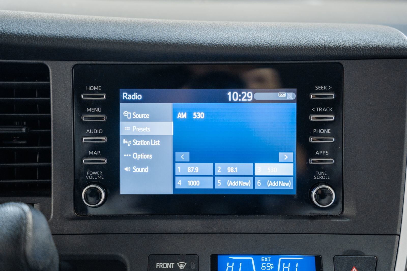 Used 2020 Toyota Sienna L image 22