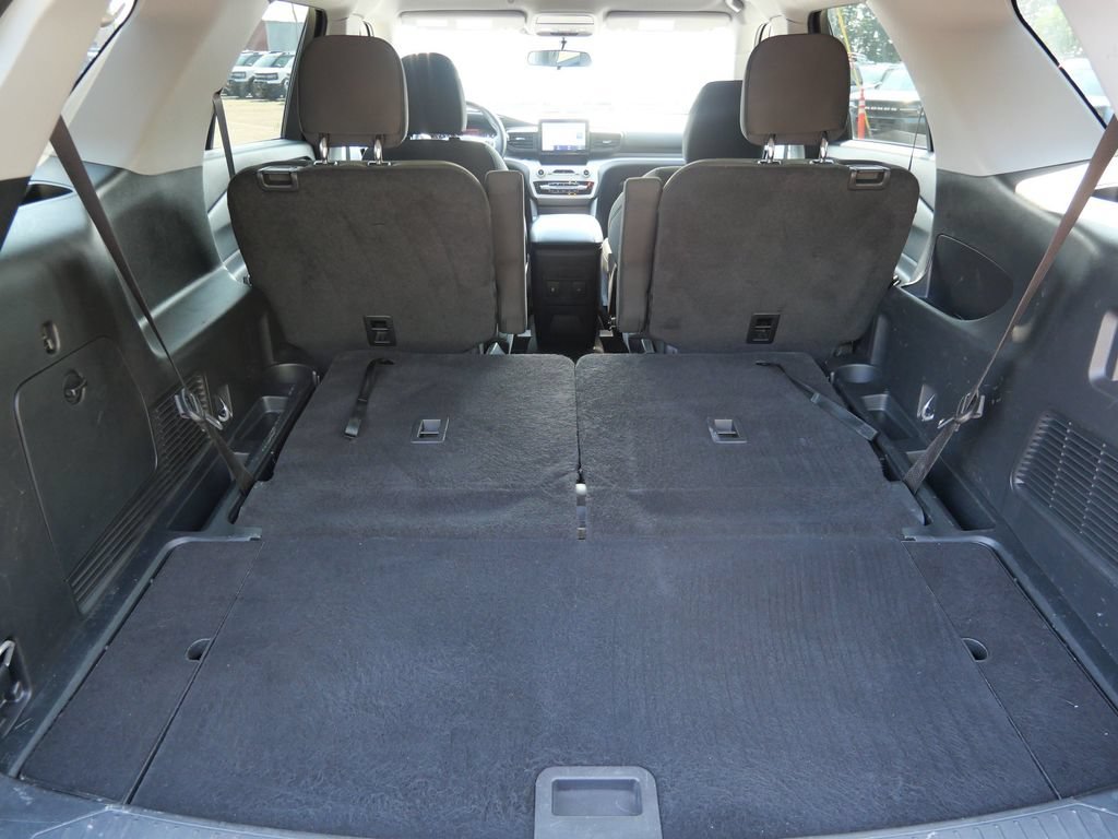 Certified 2024 Ford Explorer XLT w/ Class IV Trailer Tow Package AWD/4WD image 9