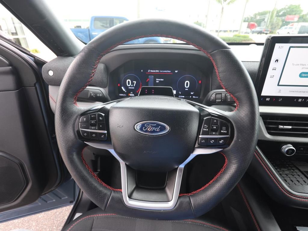 Certified 2025 Ford Explorer ST-Line w/ Premium Package image 18