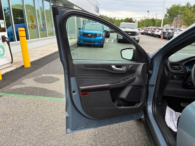 Certified 2023 Ford Escape ST-Line Select w/ Tech Pack #2 AWD/4WD image 17