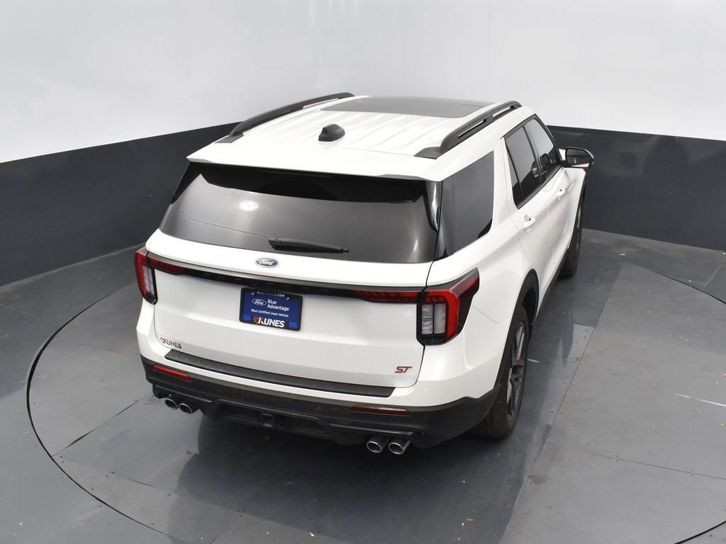 Certified 2025 Ford Explorer ST image 10