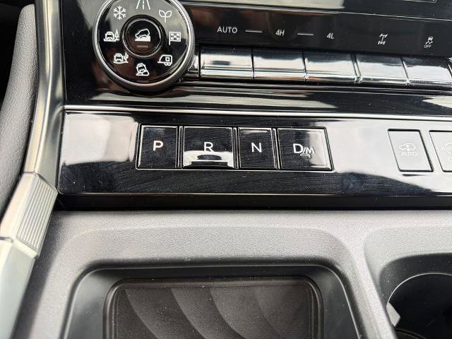 Used 2025 Nissan Armada PRO-4X w/ Pro-4X Premium Package AWD/4WD image 21