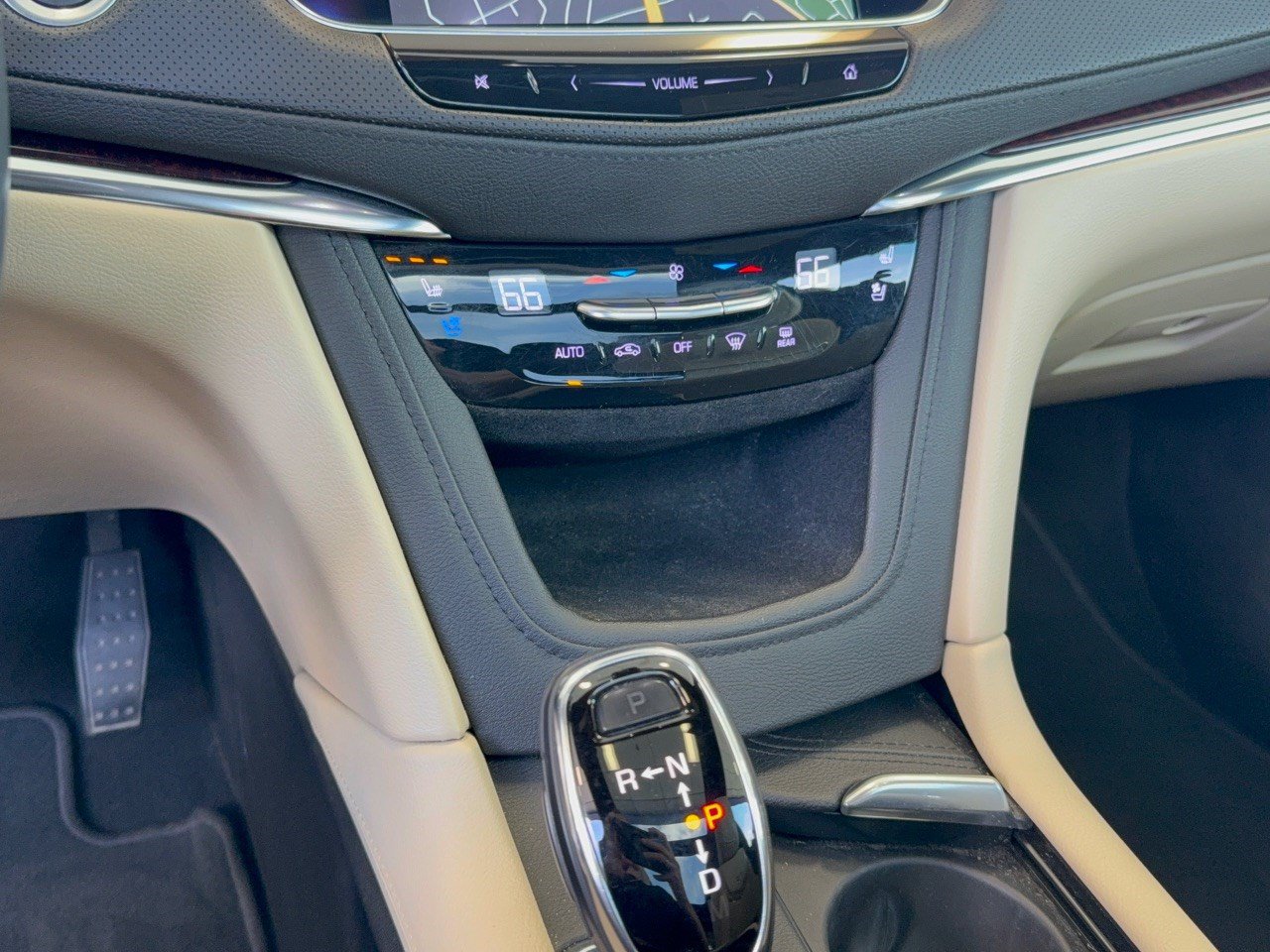 Used 2018 Cadillac XT5 Premium Luxury FWD image 22