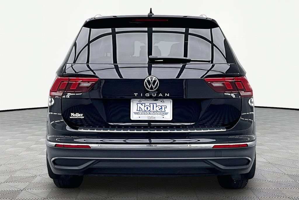Used 2024 Volkswagen Tiguan Wolfsburg Edition w/ Panoramic Sunroof Package FWD image 4