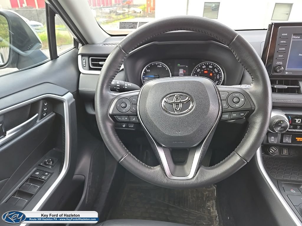 Used 2021 Toyota RAV4 XLE Premium AWD/4WD image 24