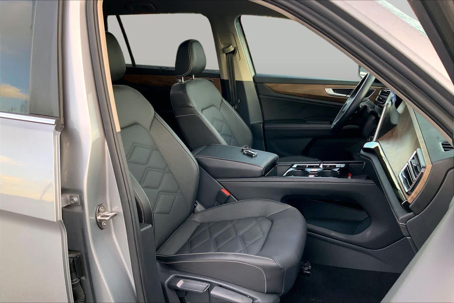 Used 2026 Volkswagen Atlas SE FWD image 8