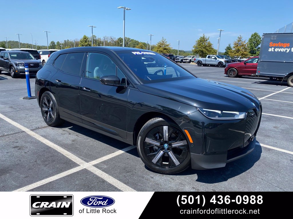 Used 2023 BMW iX xDrive50 w/ Premium Package AWD/4WD image 1