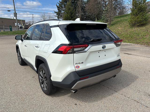 Used 2022 Toyota RAV4 Limited AWD/4WD image 2