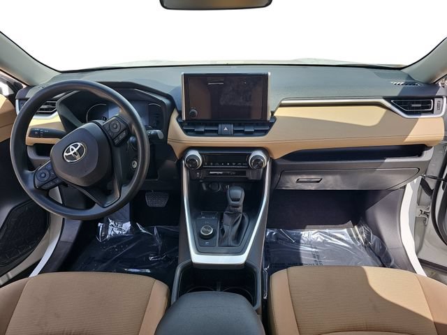 Used 2025 Toyota RAV4 LE AWD/4WD image 9