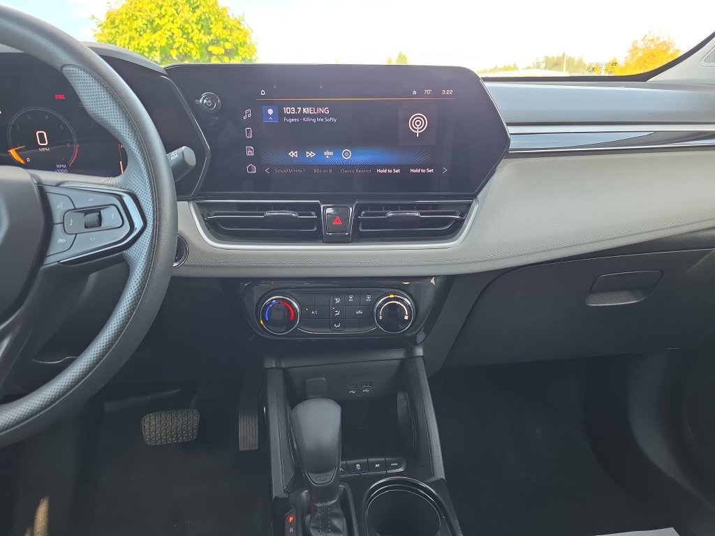 Used 2025 Chevrolet TrailBlazer LT AWD/4WD image 24