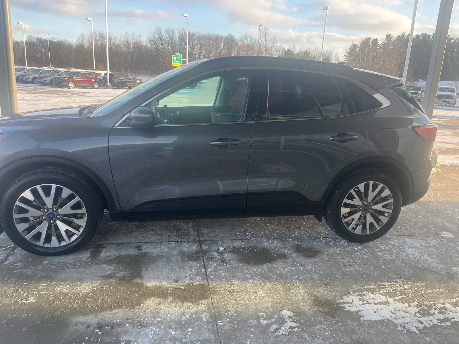 Certified 2022 Ford Escape Titanium w/ Class II Trailer Tow Package image 6