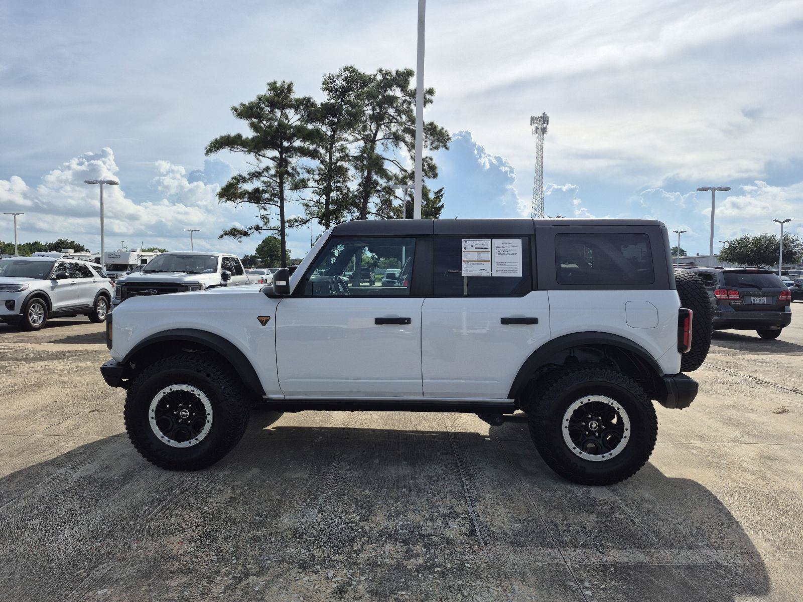 Certified 2024 Ford Bronco Badlands AWD/4WD image 16