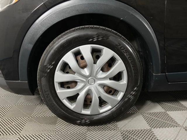 Used 2020 Nissan Kicks S image 10