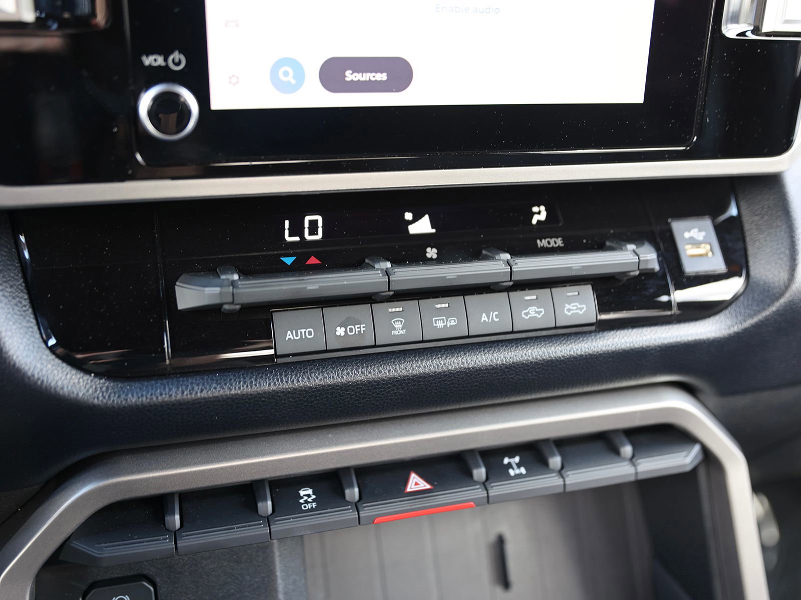 Used 2025 Toyota Tundra SR5 w/ TRD Off-Road Package AWD/4WD image 28