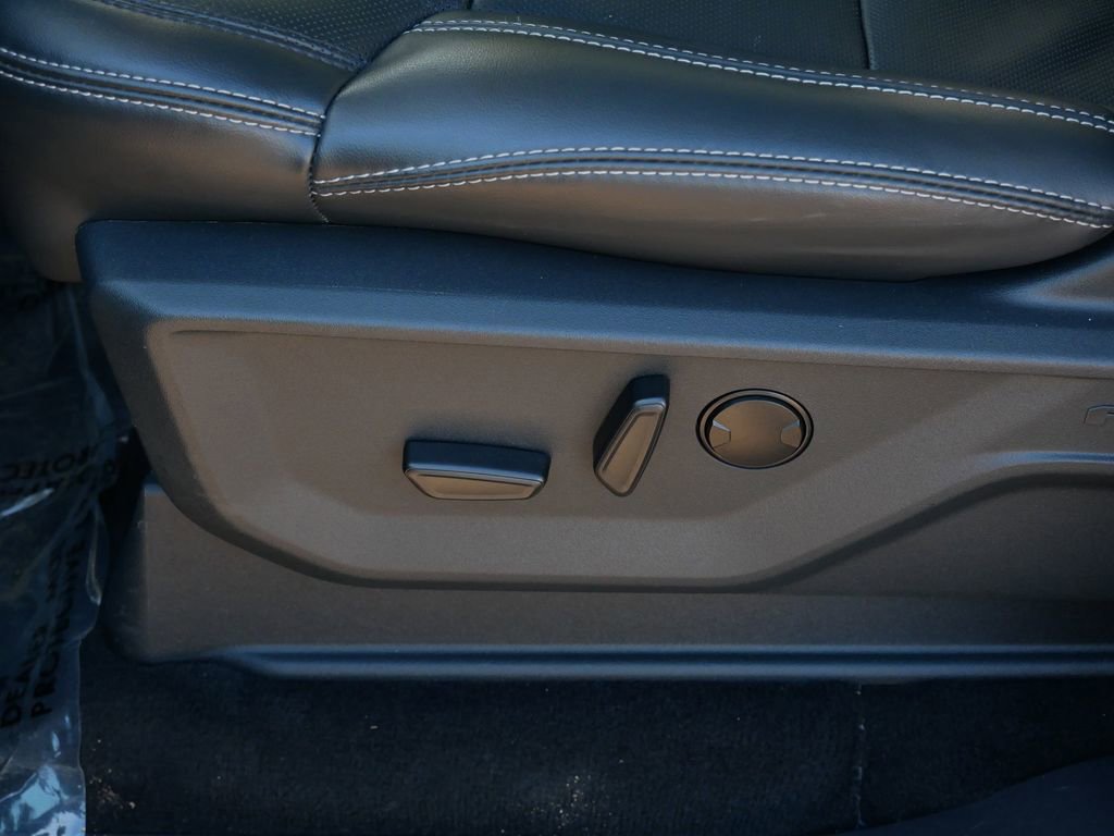 Certified 2025 Ford Expedition Max Platinum AWD/4WD image 17