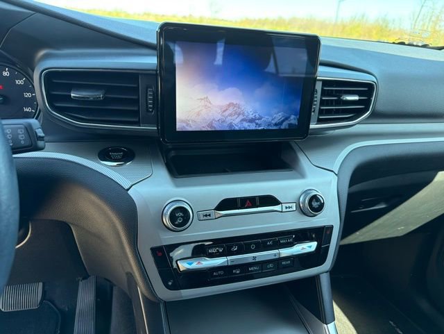 Certified 2023 Ford Explorer XLT w/ Equipment Group 202A AWD/4WD image 6