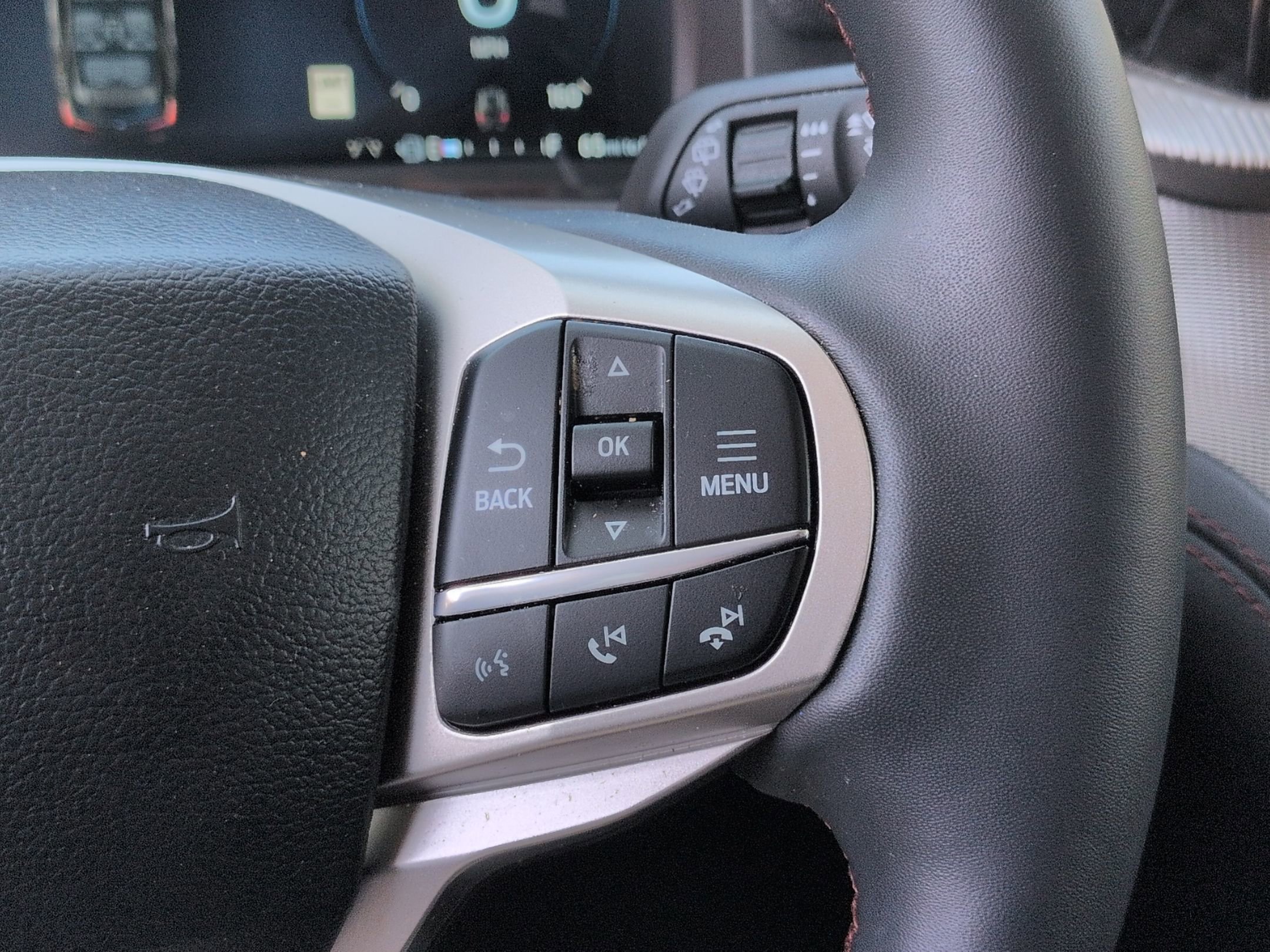 Certified 2025 Ford Explorer Active w/ Active Comfort Package RWD image 19