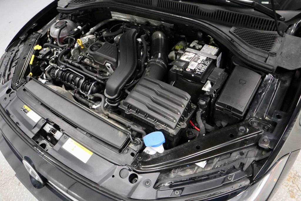 Used 2025 Volkswagen Jetta SE image 18