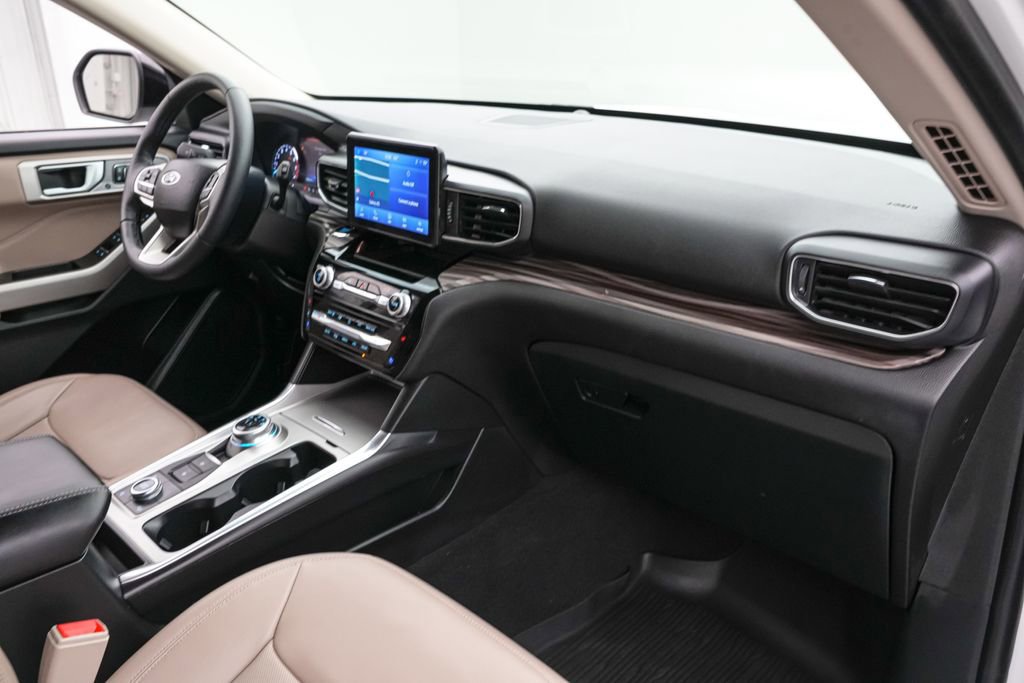 Certified 2024 Ford Explorer Limited w/ Equipment Group 301A image 24