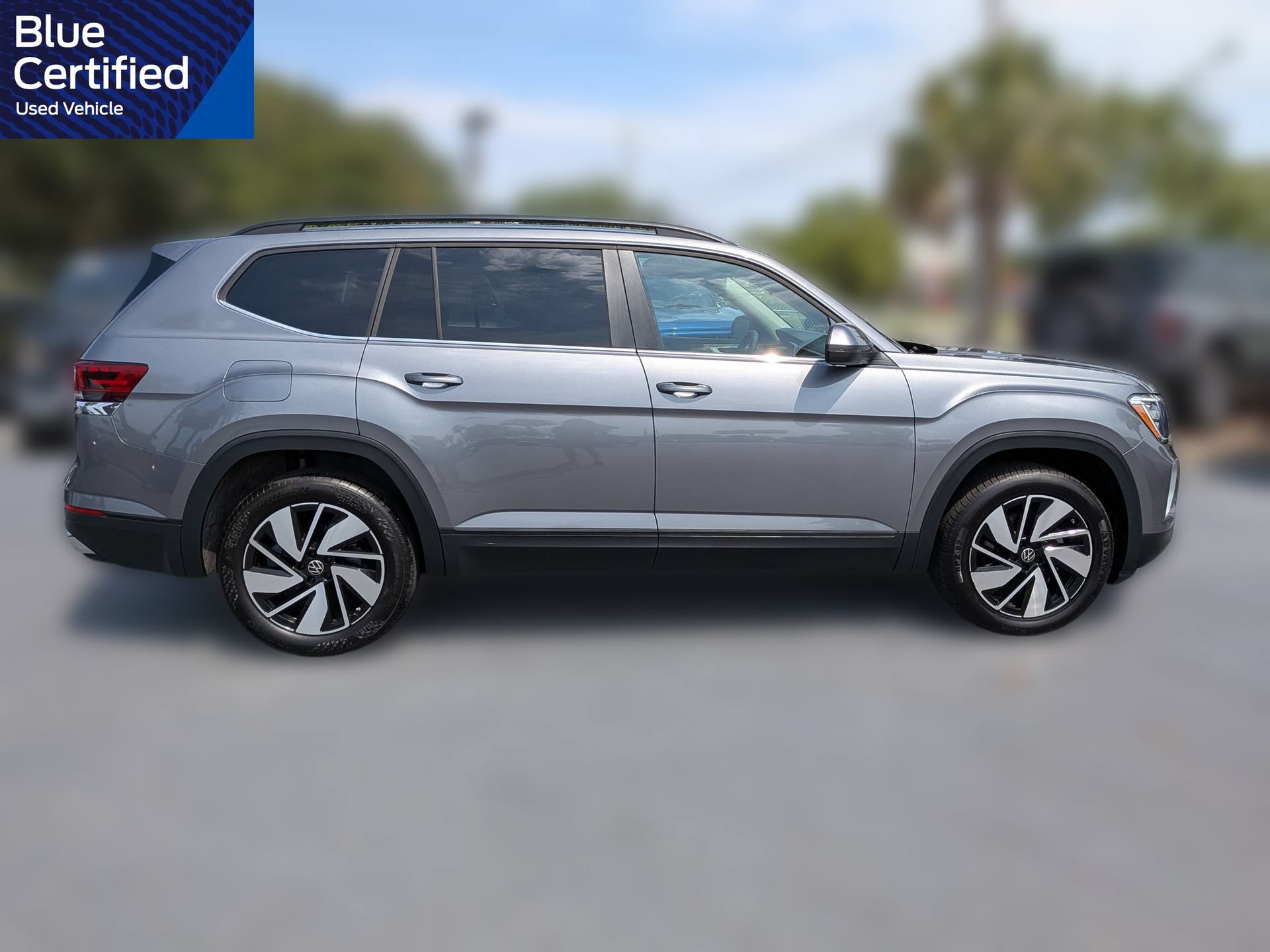 Used 2025 Volkswagen Atlas SE FWD image 3