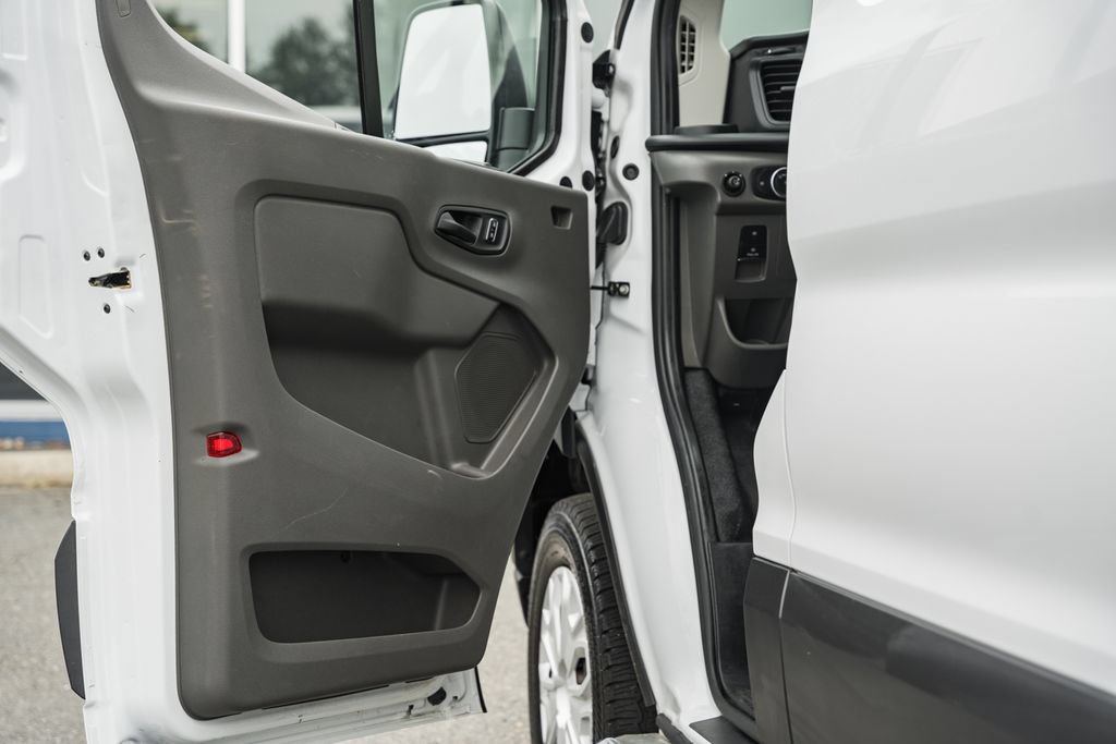 Certified 2025 Ford Transit 250 Low Roof w/ Exterior Upgrade Package RWD image 43