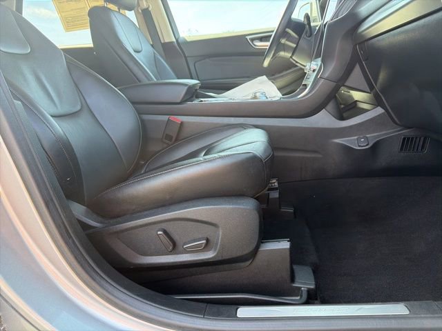 Certified 2022 Ford Edge Titanium AWD/4WD image 18