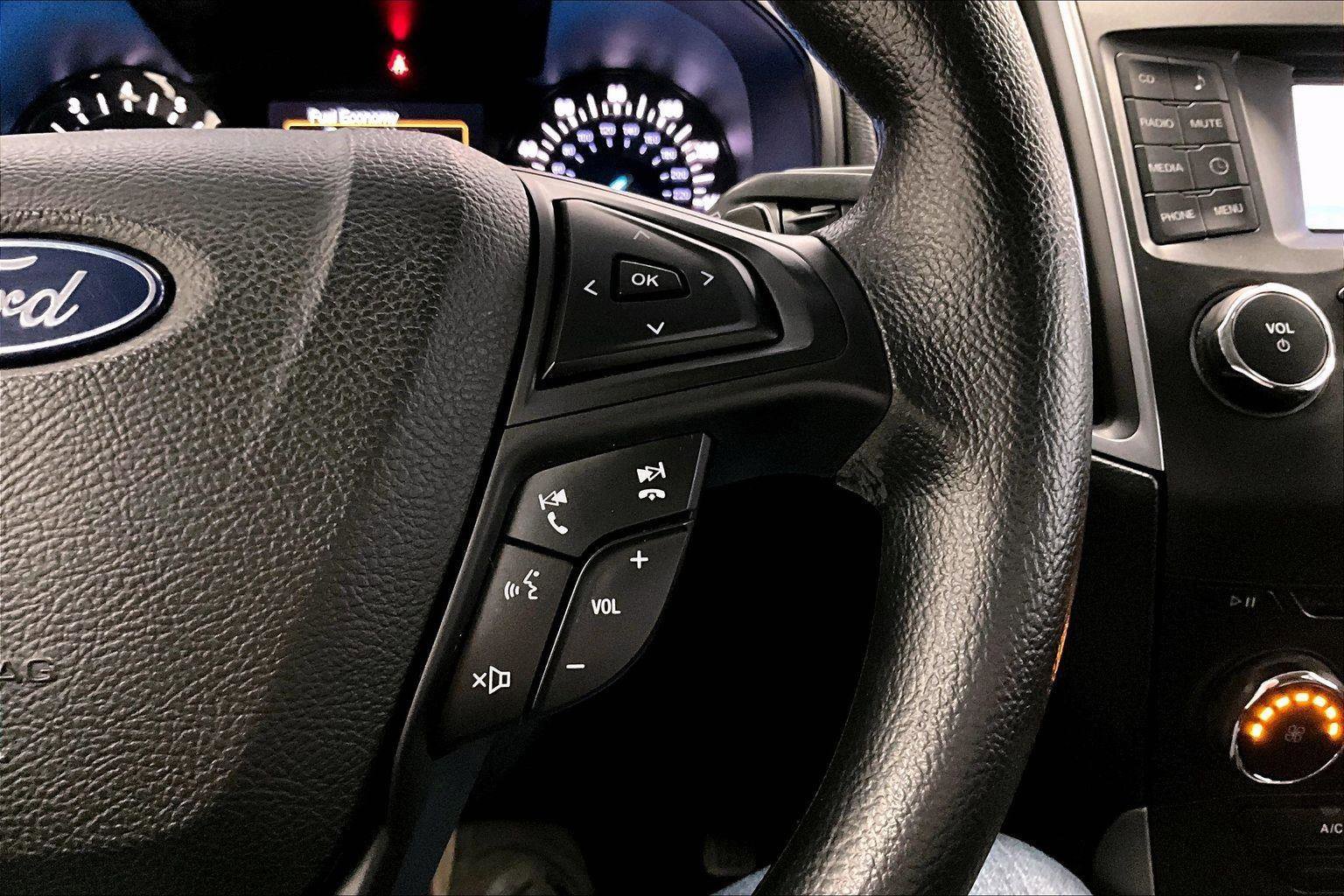 Certified 2018 Ford Edge SE image 18