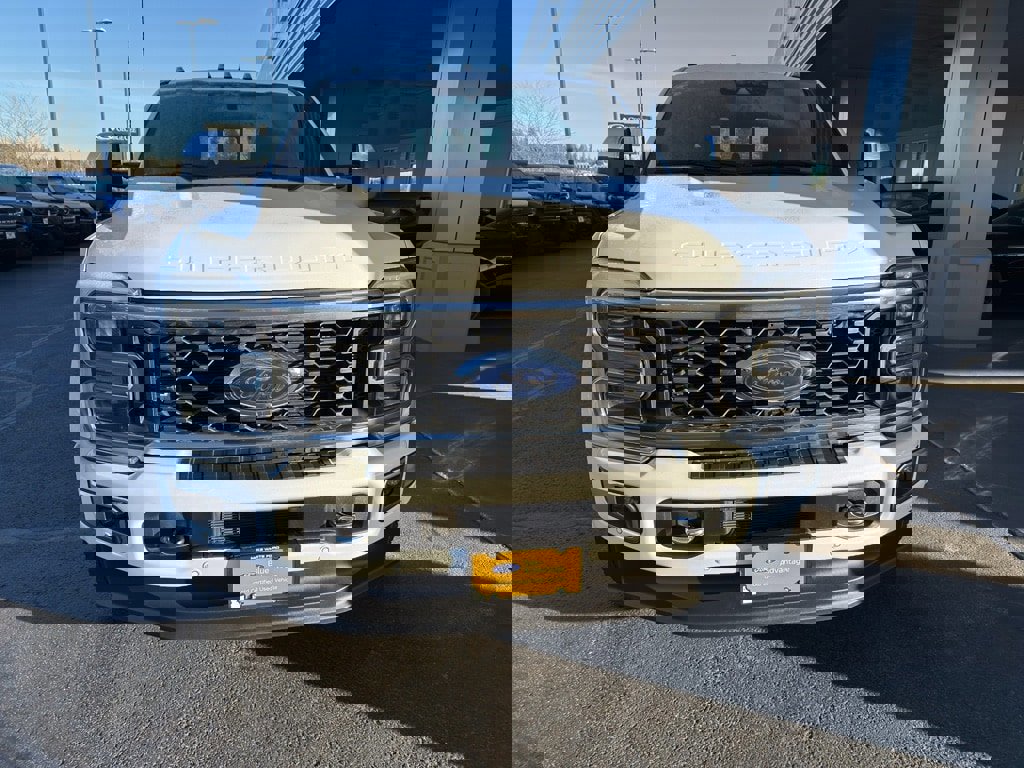 Certified 2024 Ford F450 Platinum w/ FX4 Off-Road Package image 5
