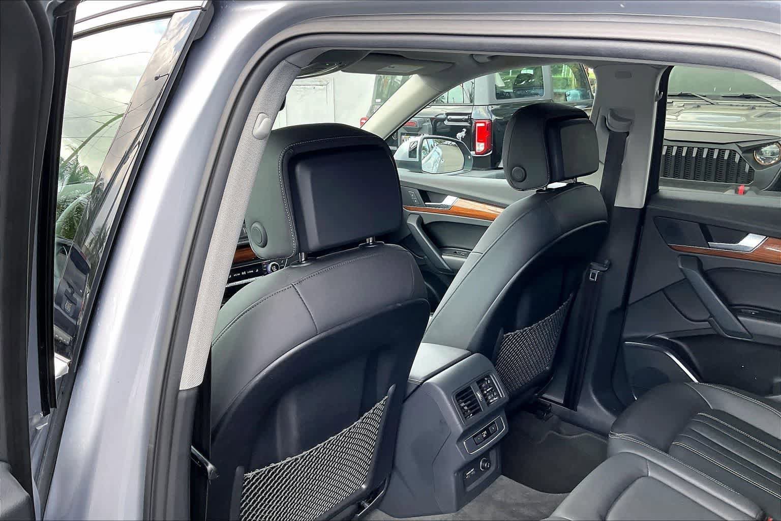 Used 2023 Audi Q5 2.0T Premium w/ Convenience Package AWD/4WD image 12