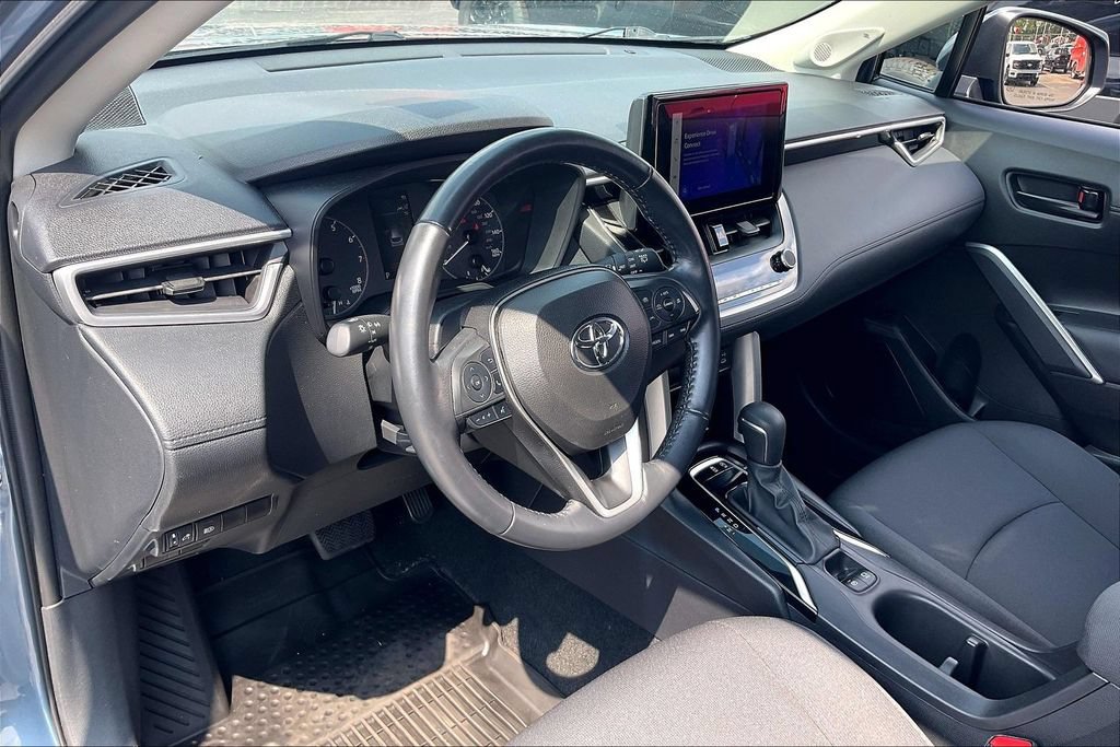 Used 2023 Toyota Corolla Cross LE w/ Moonroof Package AWD/4WD image 13