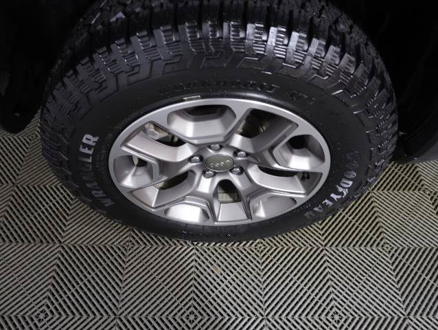 Used 2021 Jeep Cherokee Trailhawk AWD/4WD image 40