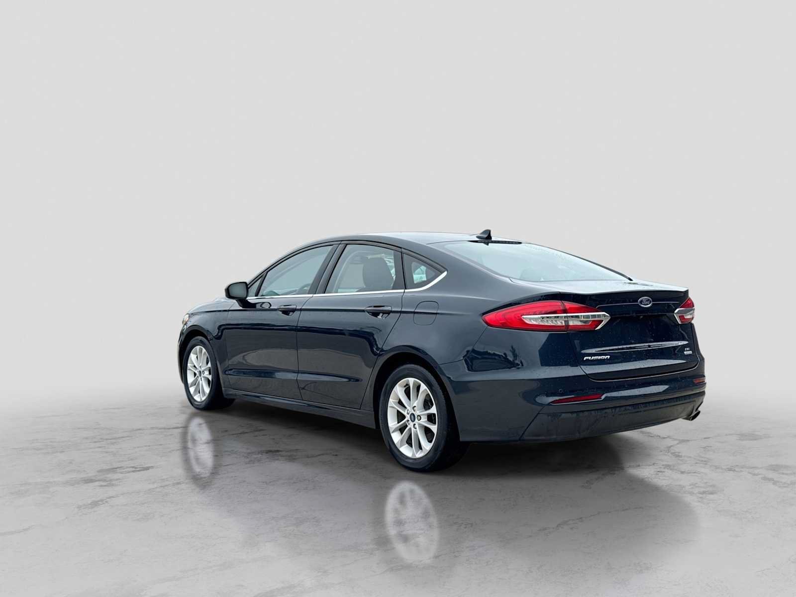 Certified 2020 Ford Fusion SE FWD image 4