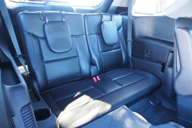 Certified 2020 Ford Explorer XLT w/ Equipment Group 202A image 15