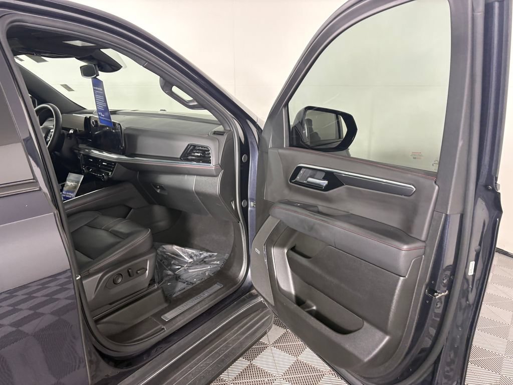 Used 2025 Chevrolet Tahoe RST w/ Comfort Package AWD/4WD image 38
