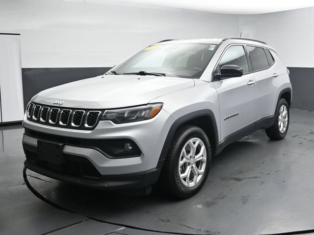 Used 2024 Jeep Compass Latitude AWD/4WD video 4