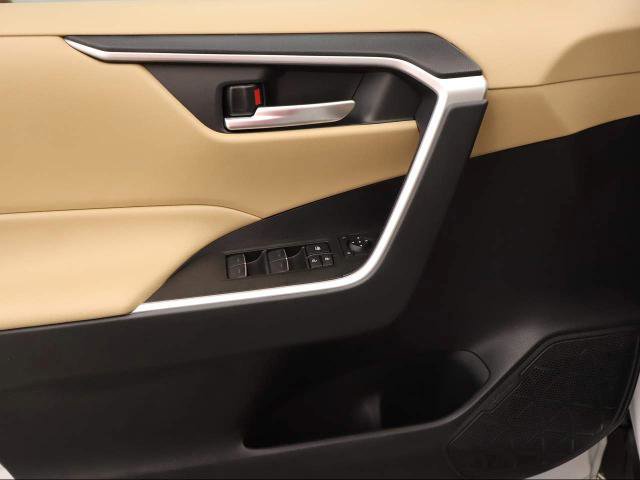 Used 2025 Toyota RAV4 XLE image 27