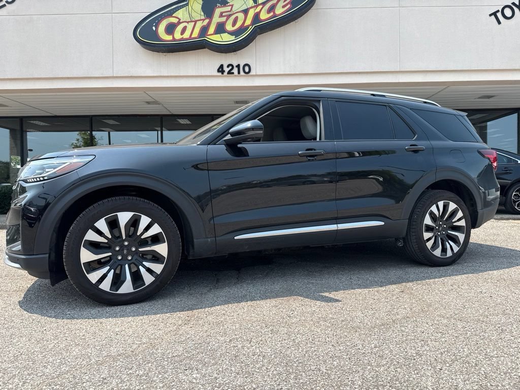 Certified 2025 Ford Explorer Platinum w/ LUX Leather Package AWD/4WD image 17