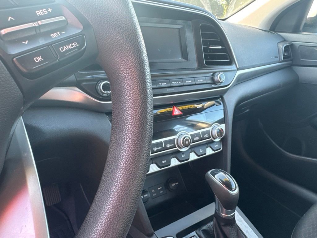 Used 2020 Hyundai Elantra SE w/ Cargo Package (C1) FWD image 8